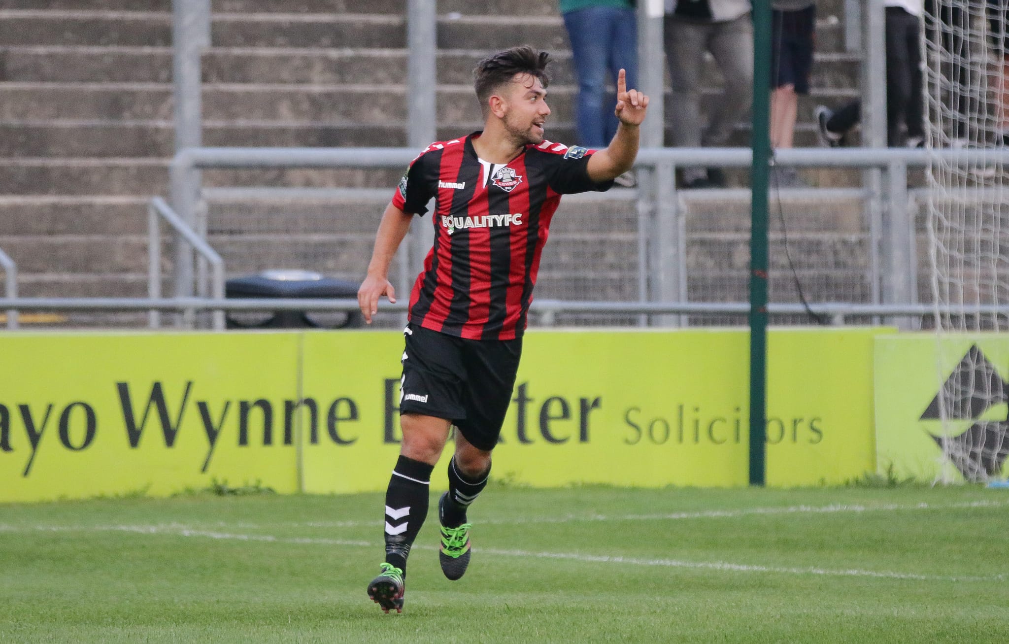 George joins Horsham