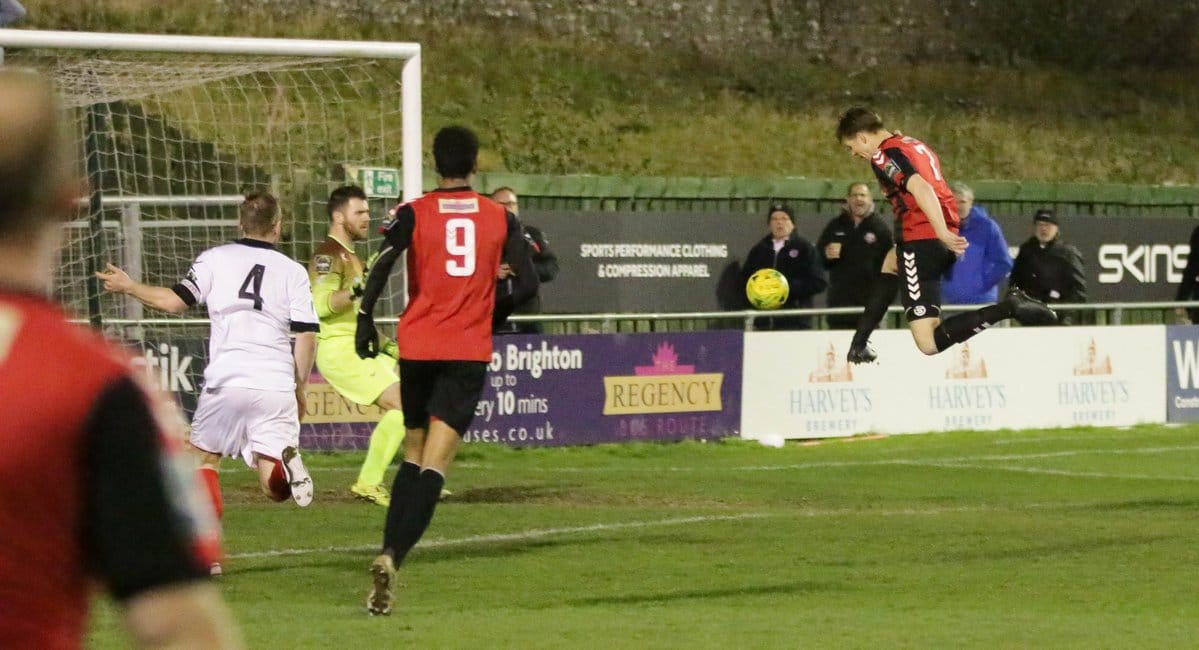 Early show enough to stop late Rams attack