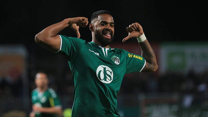 Hugo signs a hat-trick of new Rooks