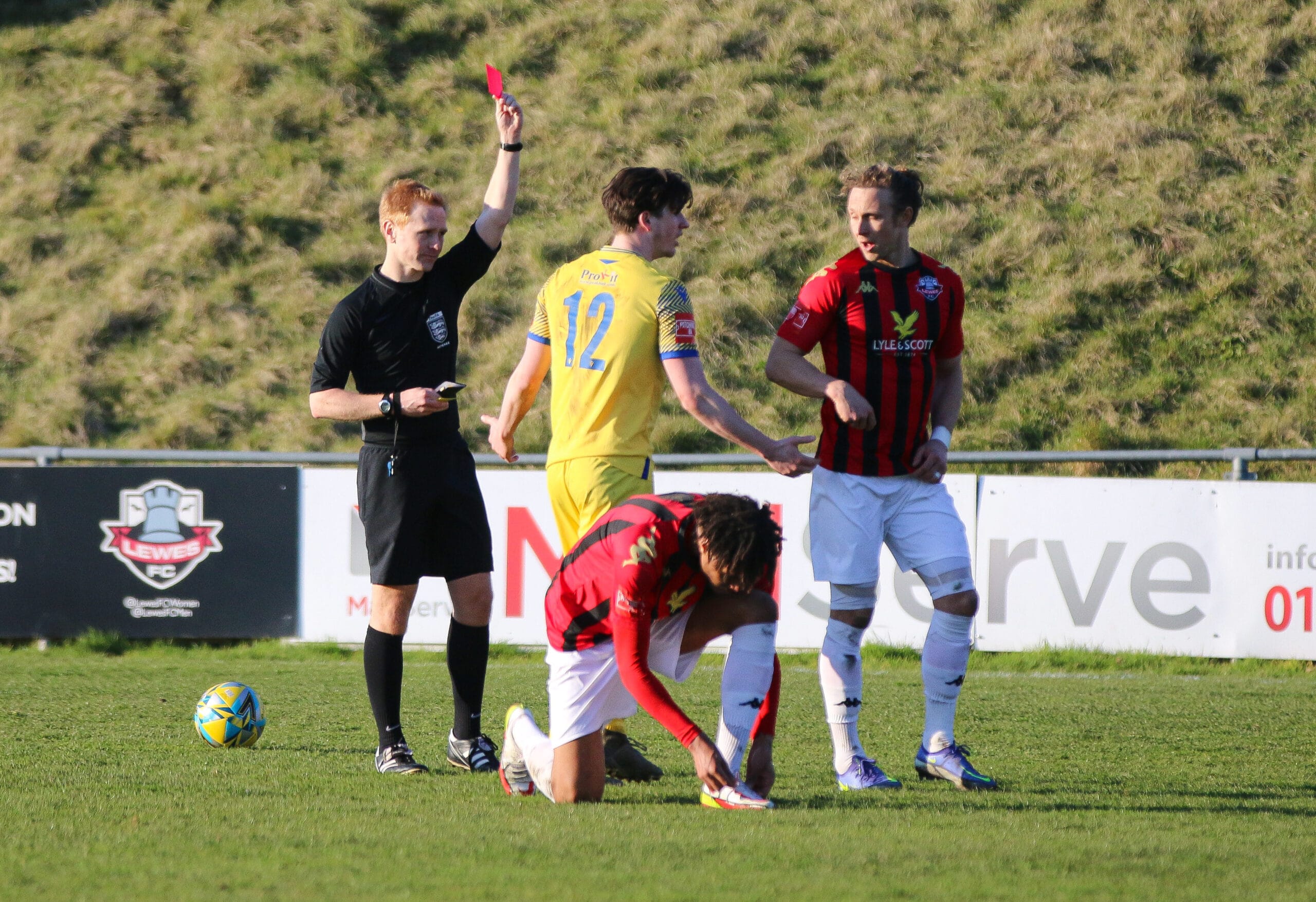 Injury time defeat dents Rooks Play-Off hopes – Lewes Community ...