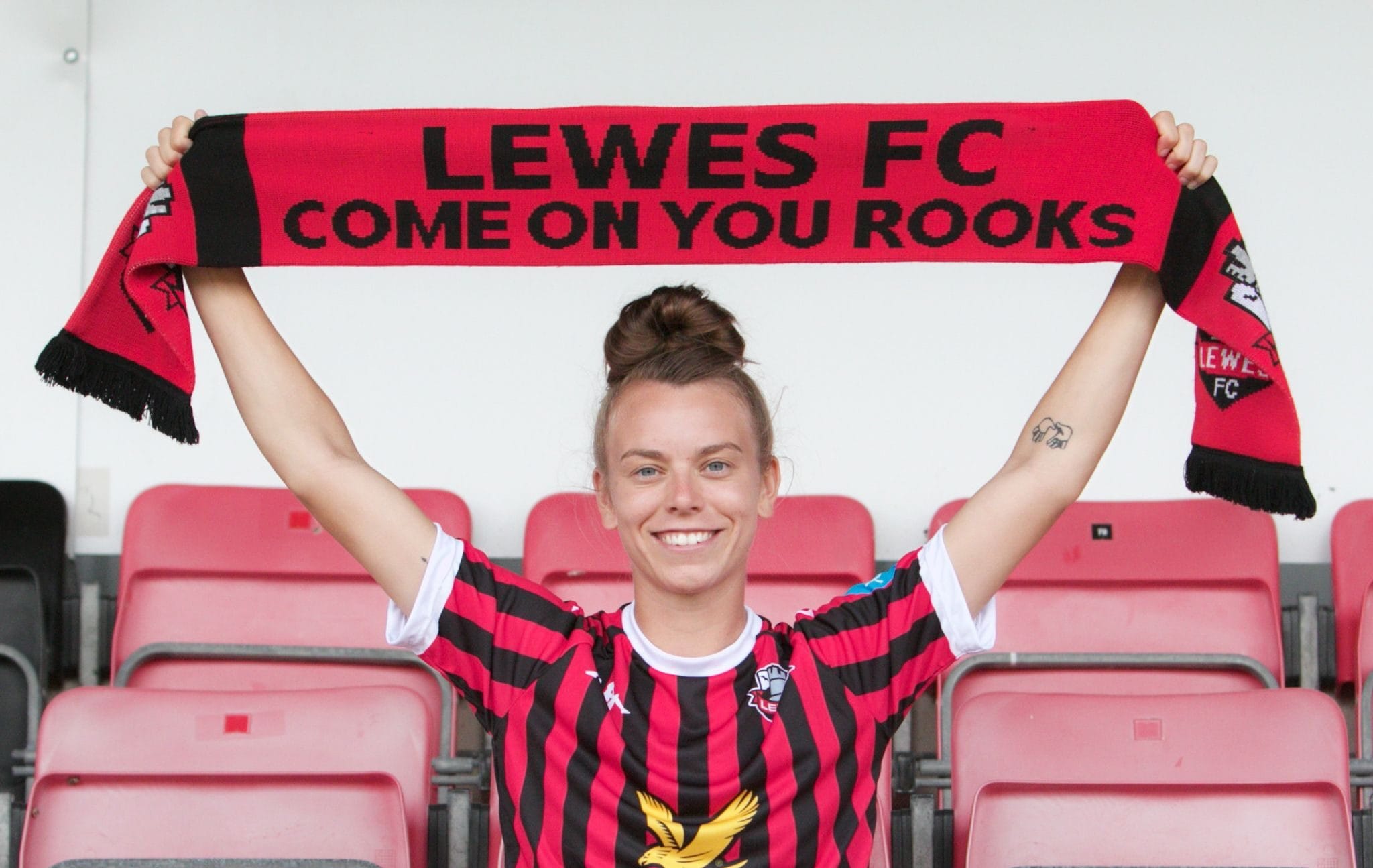Lauren Heria joins Lewes from London Bees