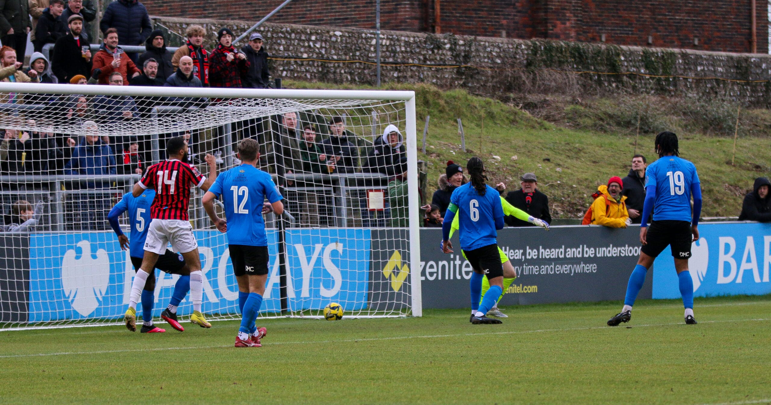 Blues squared as the points are shared at The Pan