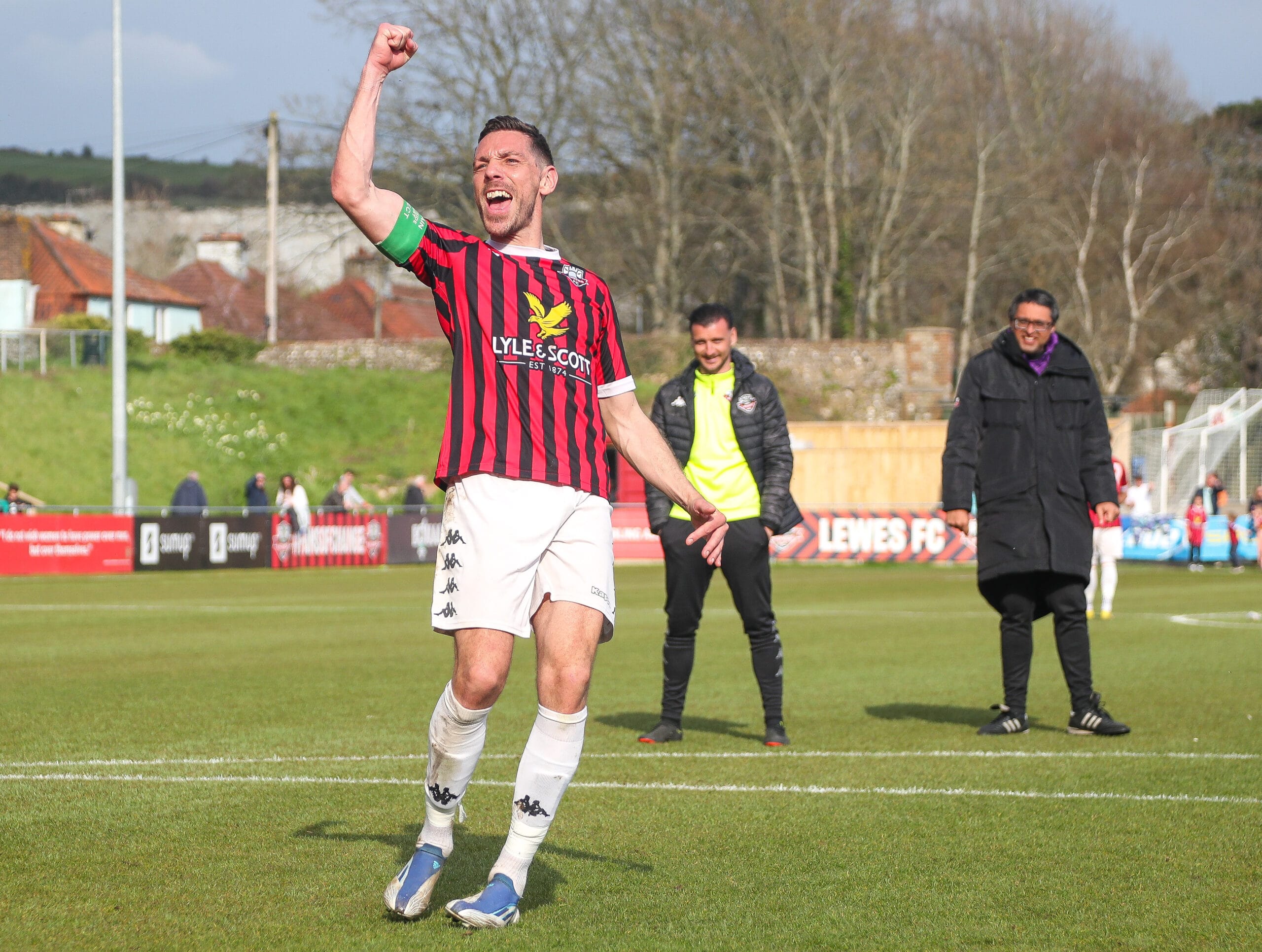 Champion performance keeps Rooks play-off hopes alive – Lewes Community ...