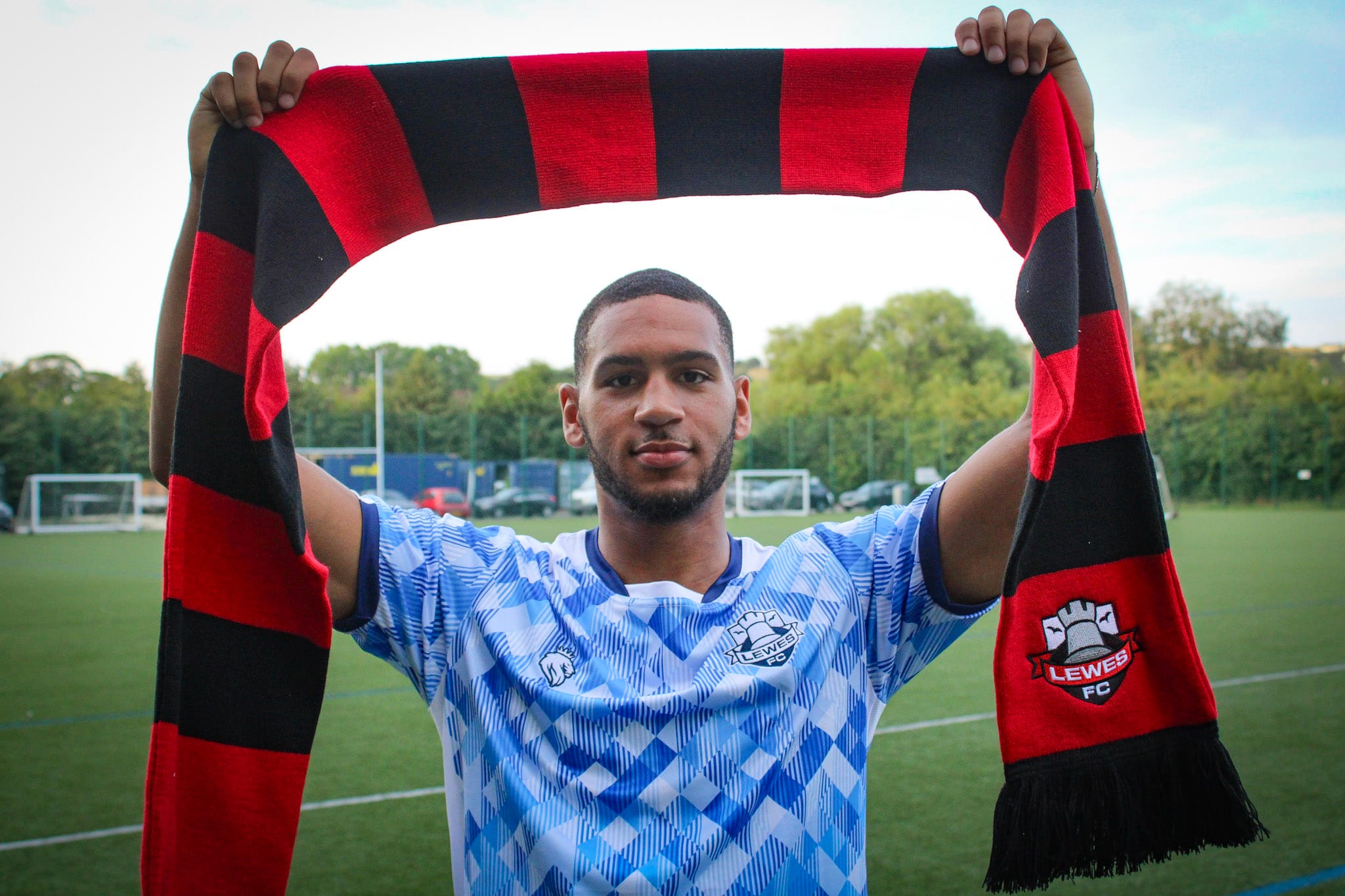 Exciting winger Noel Fisher joins Lewes